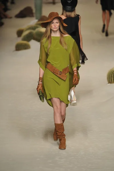 Look 26